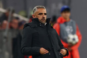 Sporting perde com Bayern e Rui Borges queixa-se da arbitragem: "Se calhar os nossos são dos melhores do Mundo..."