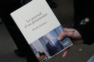 Sarkozy relata dias na prisão em "Le journal d'un prisonnier"