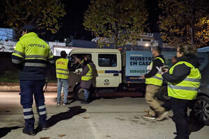 Piquetes de greve geral tentam parar fábricas e transportes