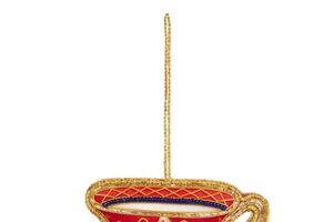 Carlos III vende bolas de Natal reais a 97 euros