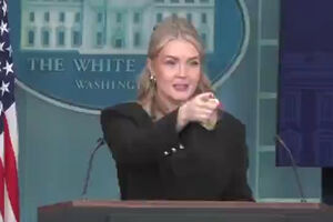 Casa Branca explica penso na mão de Trump com "excesso de apertos de mão"