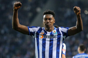 Samu Silva, jogador do FC Porto, celebra um golo