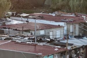 Repórter Sábado: Puxadas ilegais de luz feitas por moradores do bairro clandestino da Penajóia geram clima de revolta e insegurança em Almada