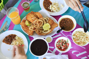 Belém acolhe a COP 30 e novo hotel português no Brasil com peixe frito, arroz e feijão.
