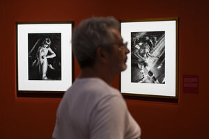 Mayana Kamuyuri prepara-se para festa Yamurikama no Xingu, Mato Grosso