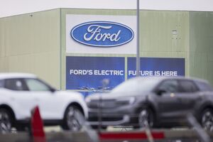 Ford corta empregos em Colónia devido à procura fraca de elétricos na Europa