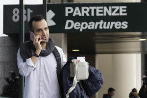 Greve de trabalhadores aéreos causa cancelamentos de voos em Itália