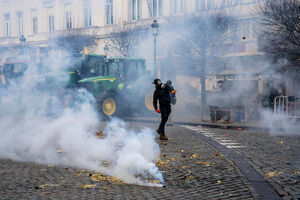 Protesto de agricultores causa o caos em Bruxelas. Veja em direto