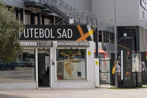 Loja do Portimonense oferece merchandising oficial e artigos de futebol