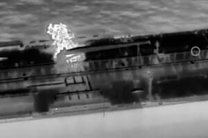 Ucrânia afirma ter atingido um navio-tanque da ‘frota sombra’ russa no Mar Mediterrâneo  