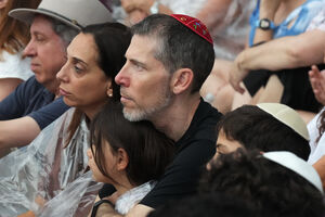 Vigília em Bondi pela vítimas de ataque antissemita na Austrália