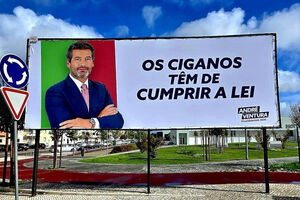 Tribunal ordena remoção de cartazes do Chega com mensagem sobre ciganos