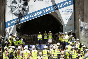 Chegada da tuneladora que está a fazer o túnel do Plano Geral de Drenagem de Lisboa a Santa Apolónia