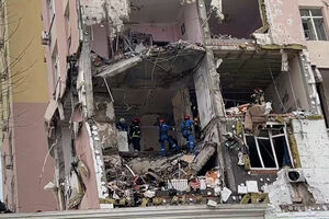 Imagens mostram edifícios danificados em Kiev após ataques russos com mísseis e drones