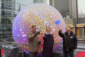 Bola de Ano Novo em Times Square recebe atualização com cristais 