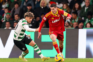 Sporting vence Rio Ave por 4-0 e aproxima-se da liderança