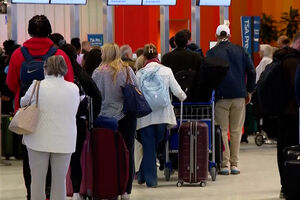 Voos cancelados e atrasados: Tempestades de inverno causam caos nos aeroportos norte-americanos 