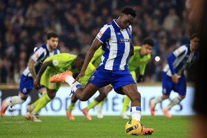 Samu marca, FC Porto vence AVS e consolida liderança no campeonato.
