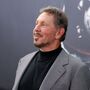 Paramount sobe a parada para comprar Warner Bros. com aval de 40 mil milhões de Larry Ellison