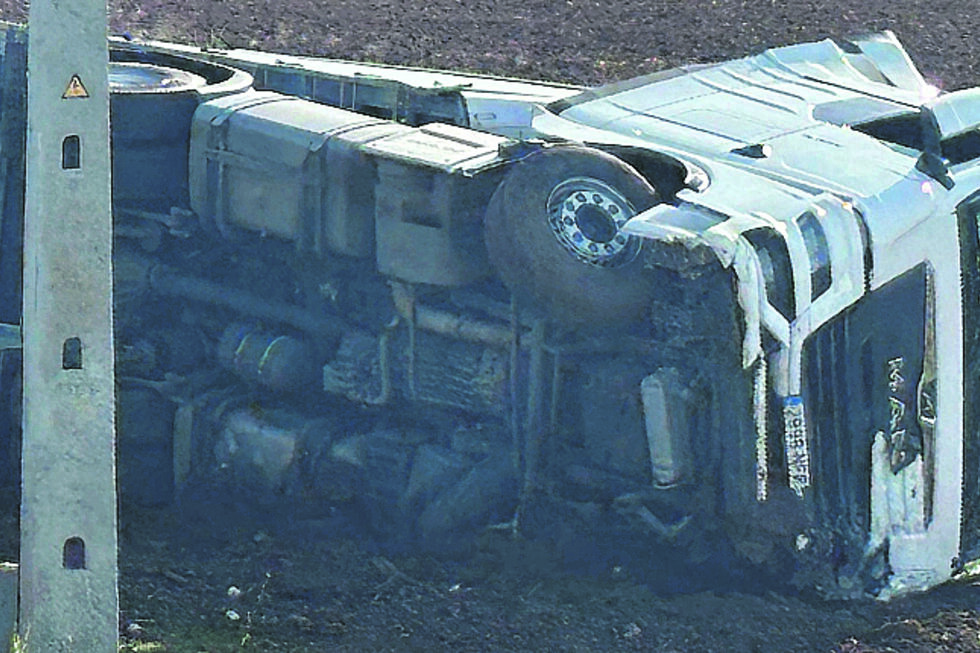 Futebolista morre em colisão entre um camião e um ligeiro de mercadorias na EN4 em Estremoz