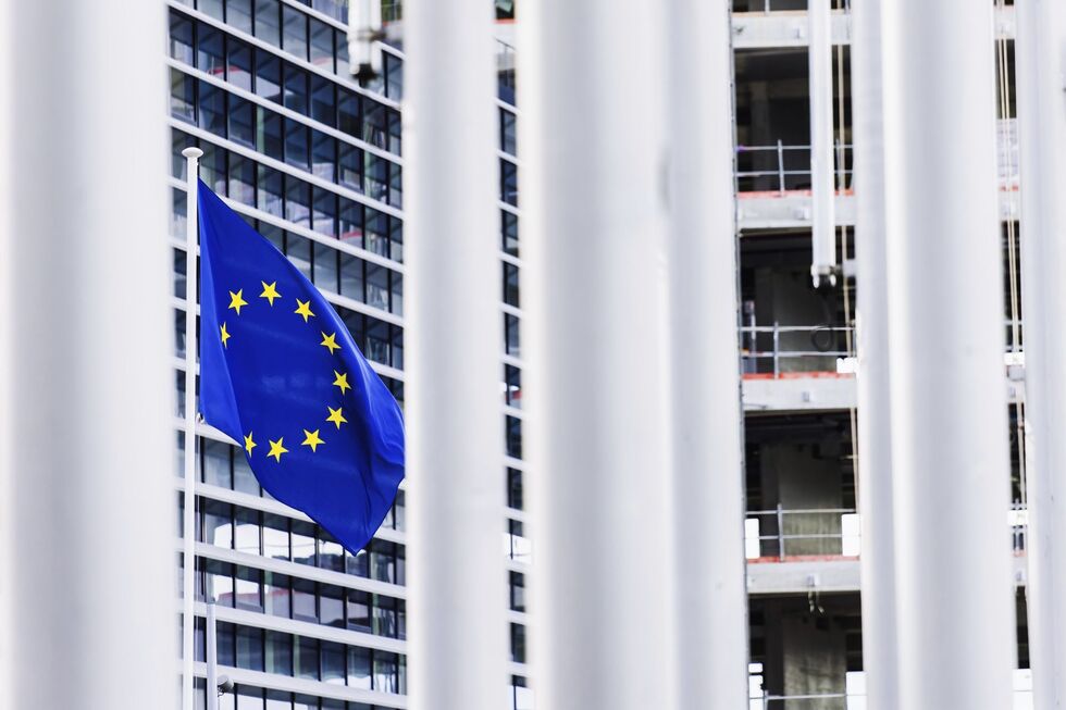 Confiança dos consumidores na UE e zona euro tem ligeira subida em setembro