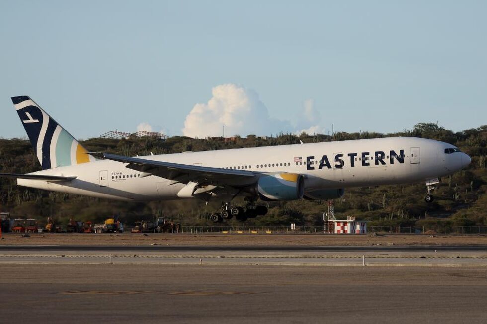 Avião da Eastern Airlines com migrantes venezuelanos saiu de Phoenix e aterrou em Caracas