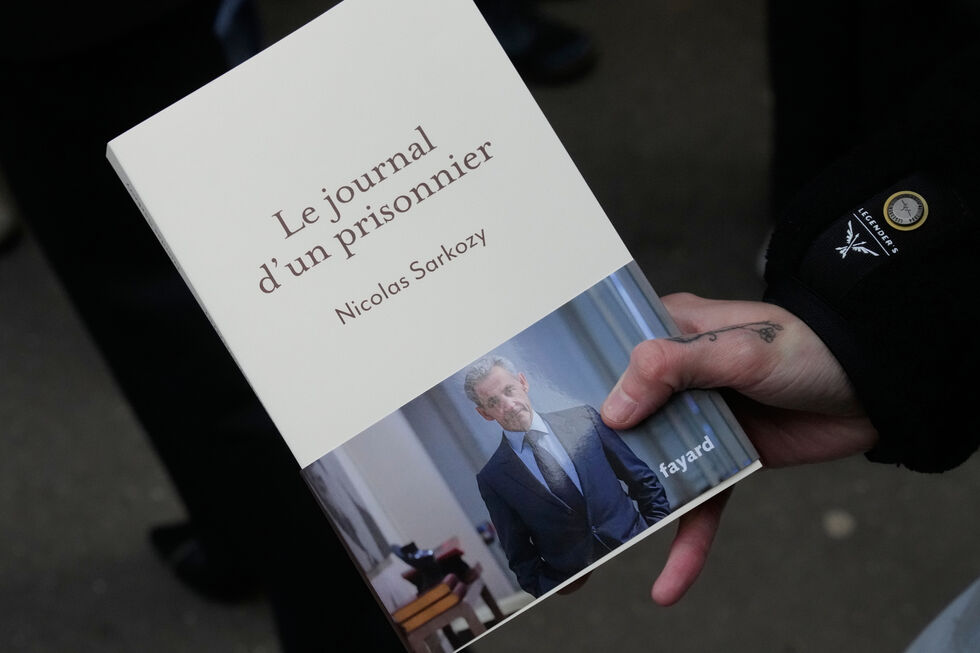 Sarkozy relata dias na prisão em 'Le journal d'un prisonnier'