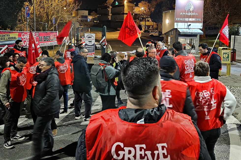 Piquetes de greve geral junto ao Estaleiro Municipal da Amadora