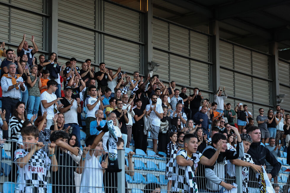 Adeptos do Boavista mostram apoio durante campanha de angariação de fundos para reerguer o clube