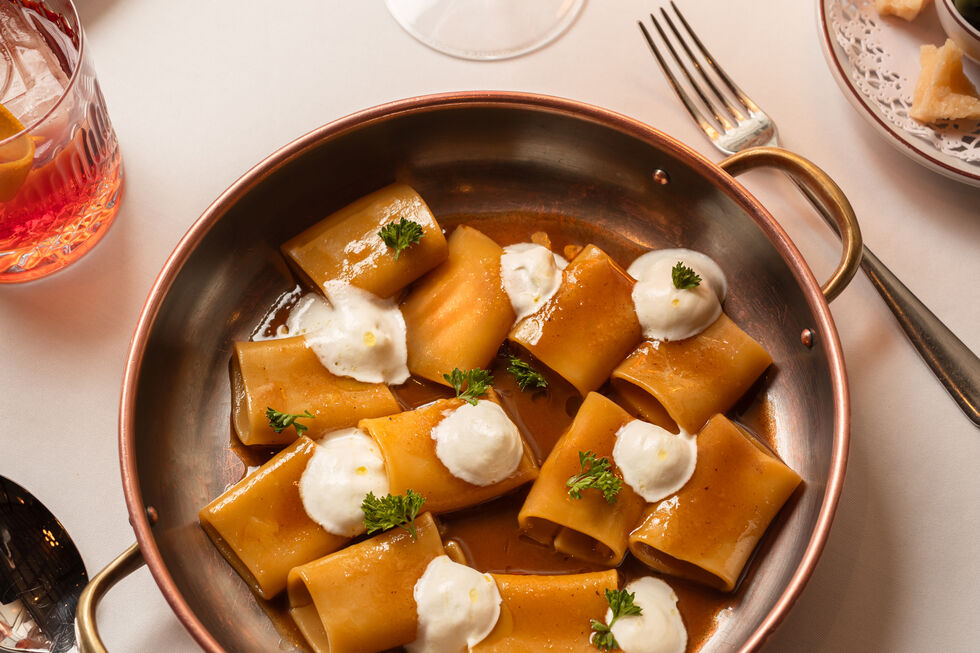 'O Genovese', um dos pratos da casa, uma massa napolitana com molho aveludado de carne, espuma de parmesão e azeite de trufa