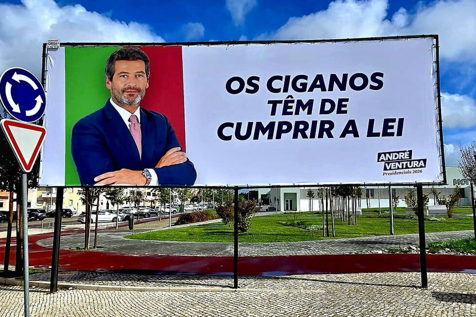 Tribunal ordena remoção de cartazes do Chega com mensagem sobre ciganos