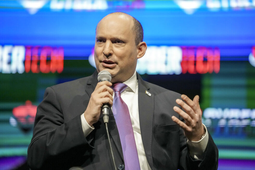 Antigo líder israelita pede demissão de Netanyahu devido a suspeitas de traição