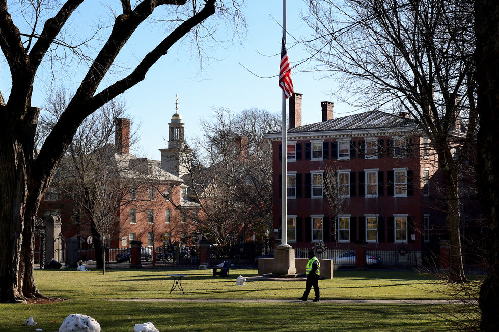 Chefe da polícia da Universidade de Brown afastado após tiroteio