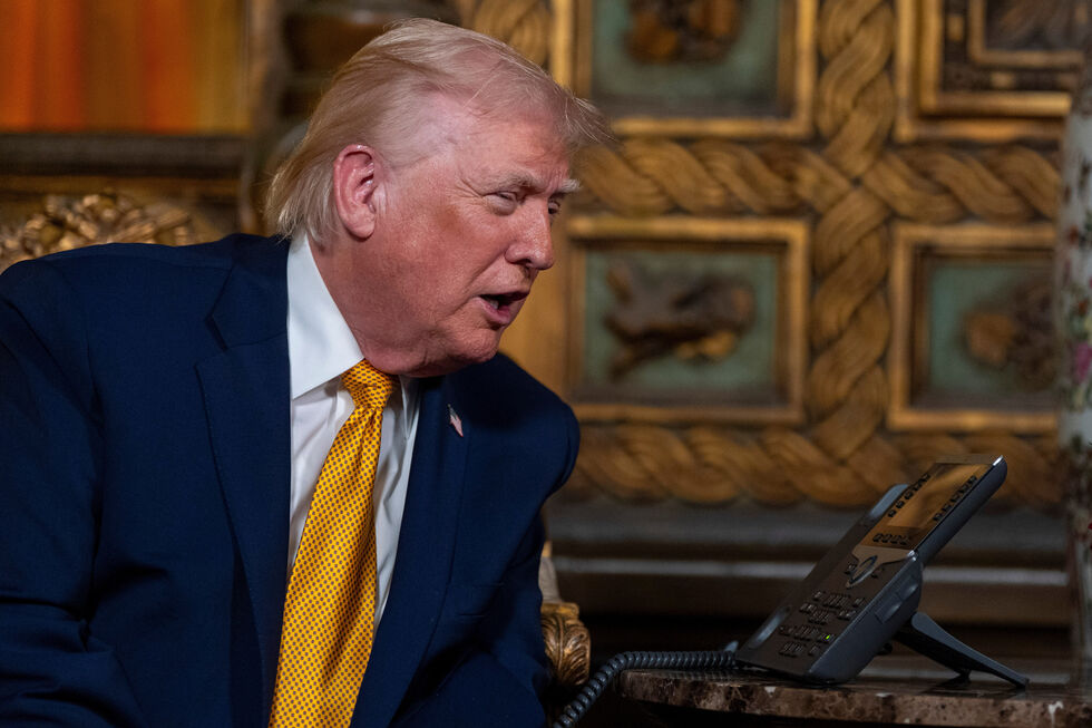 Trump fala ao telefone sobre ataques dos EUA ao EI na Nigéria