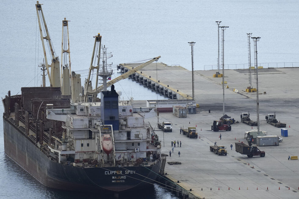 EUA atacam cais na Venezuela, suspeito de ser usado pelo grupo Tren de Aragua para armazenar narcóticos