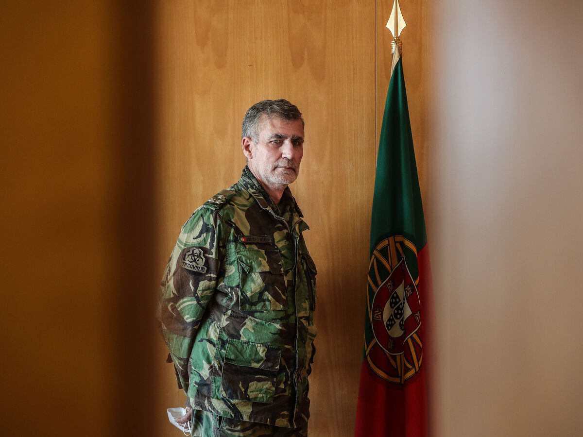 Pareciam concorrentes, mas tinham os mesmos donos. Gouveia e Melo assinou oito destes contratos na Marinha