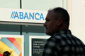 Repórter SÁBADO: Milhares de euros transferidos sem autorização de contas de clientes da Abanca 