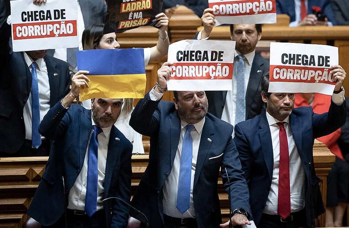 Chega recebeu Lula da Silva no parlamento com protestos