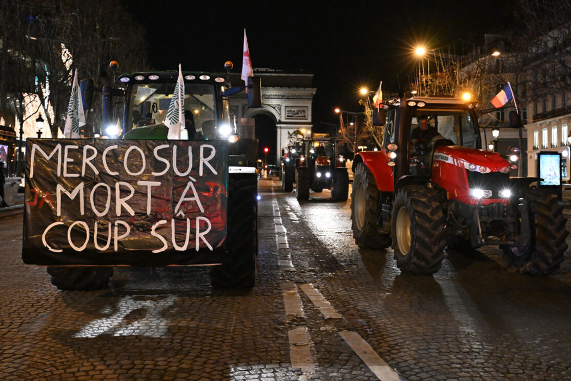 Agricultores protestam em Paris 