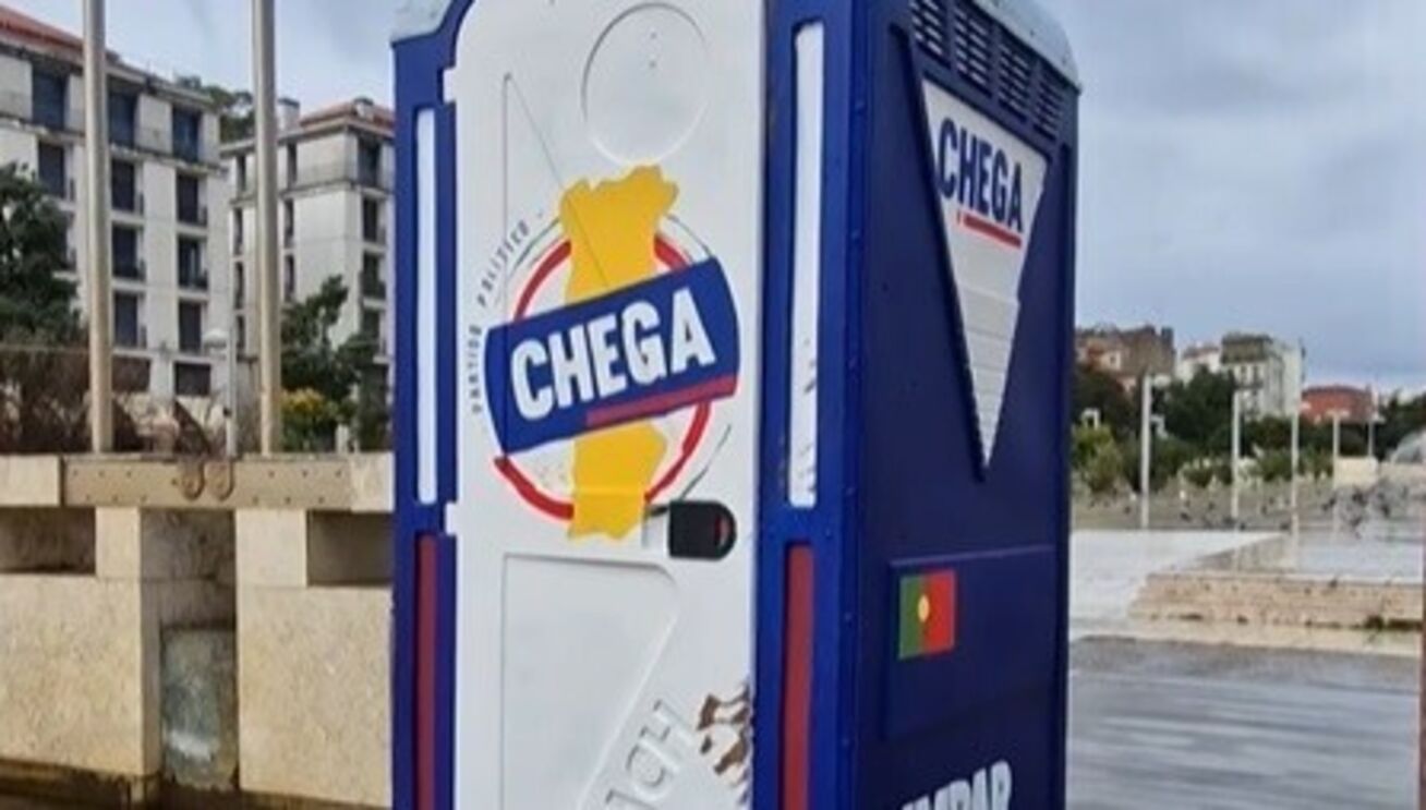 Casa de Banho Chega - Bordalo II