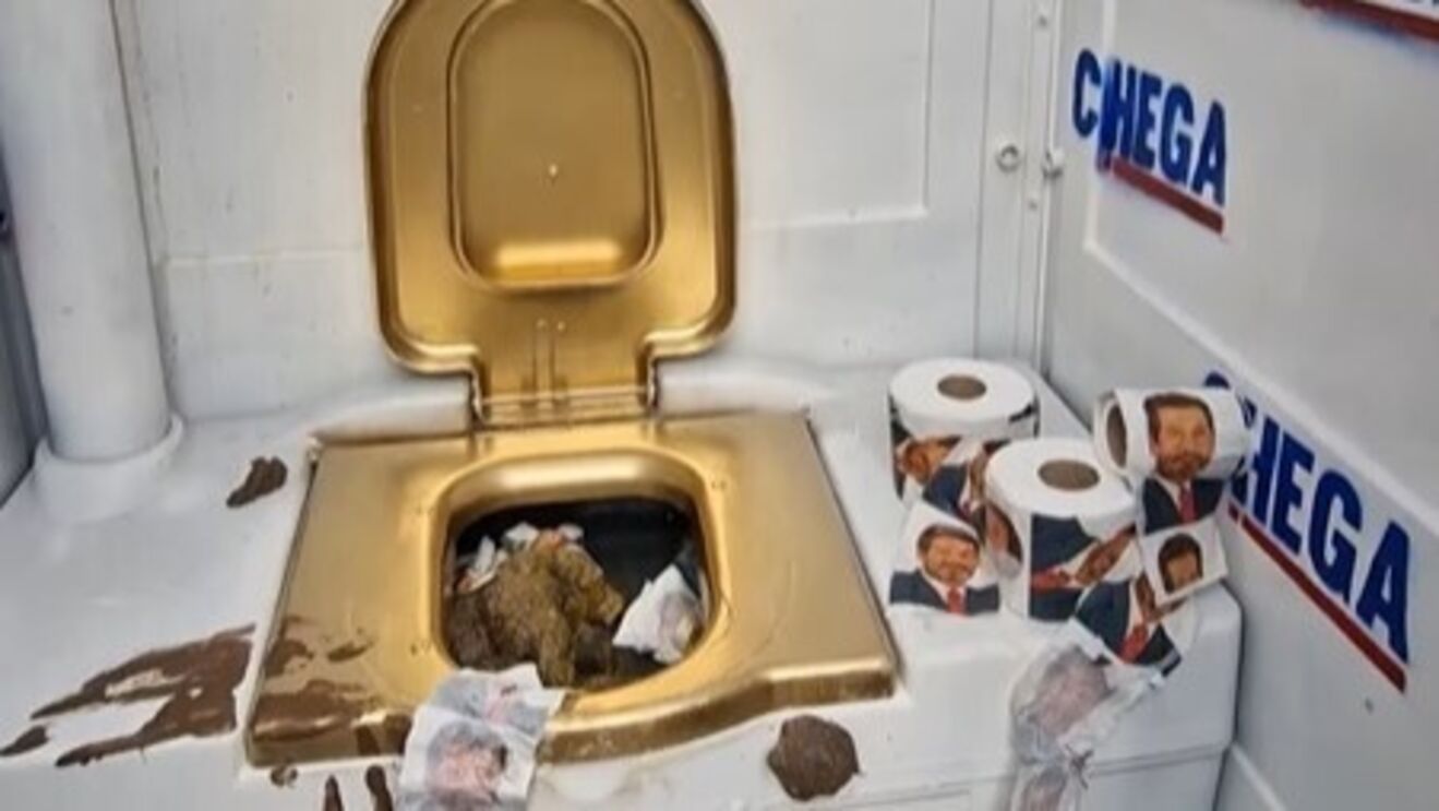 Casa de Banho Chega - Bordalo II