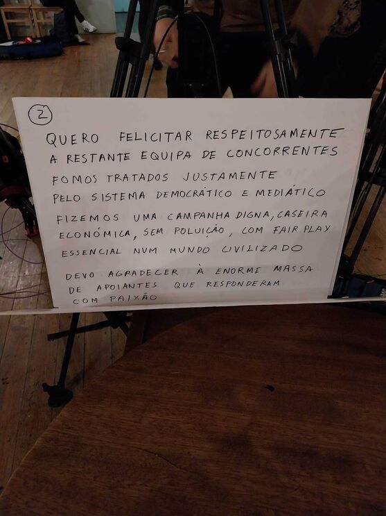 Manuel João Vieira agradece à equipa e apoiantes após campanha "digna, caseira".
