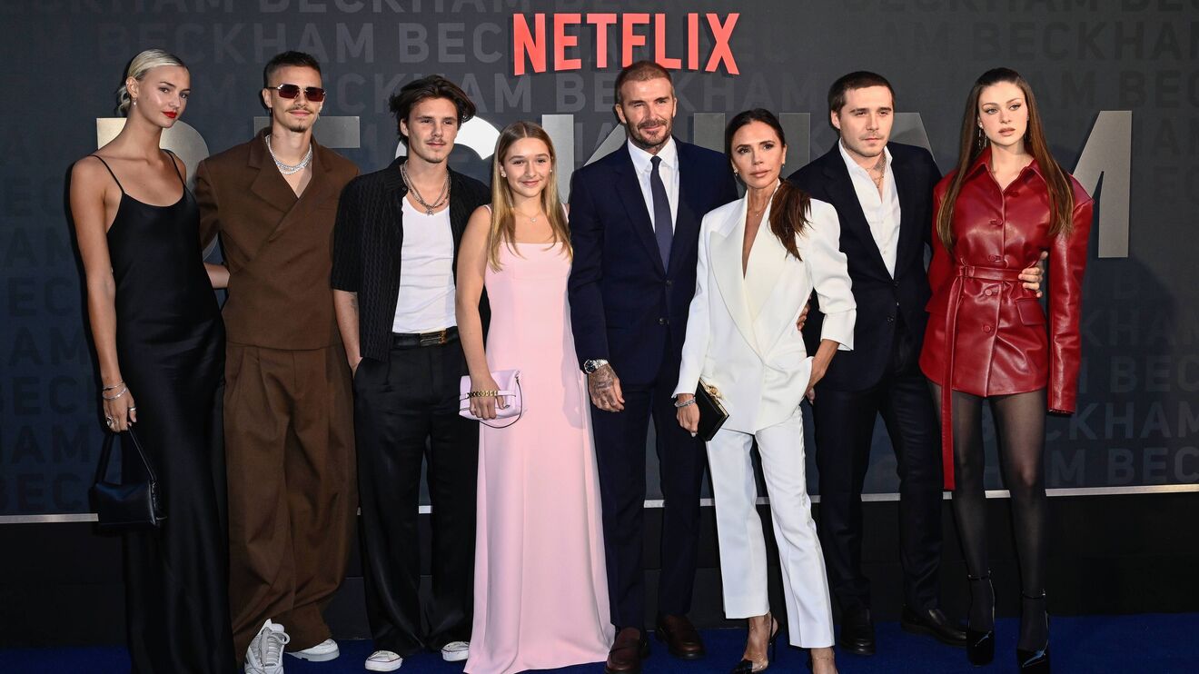 Mia Regan, Romeo Beckham, Cruz Beckham, Harper Beckham, David Beckham, Victoria Beckham, Brooklyn Peltz Beckham e Nicola Peltz Beckham
