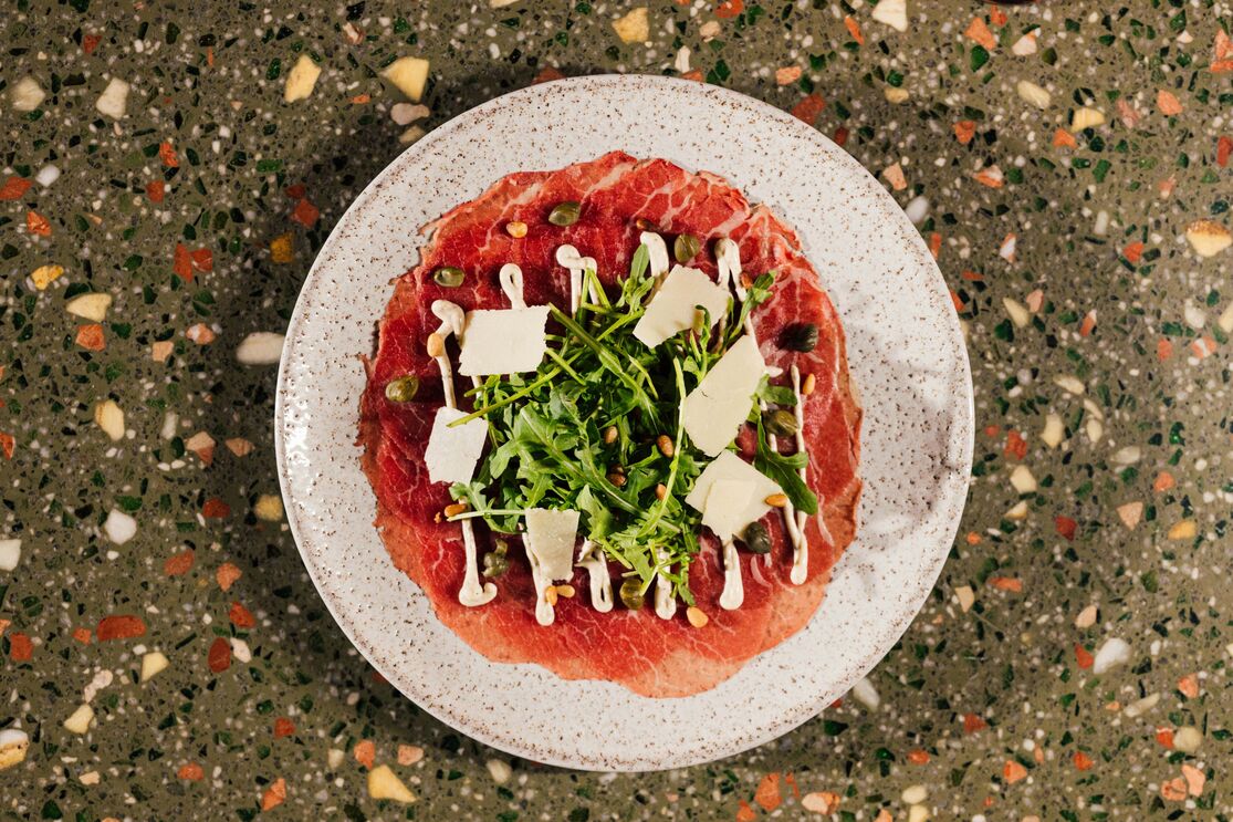 O novo gastrobar (bar gastronómico) Boémio by Casa da Calçada, no Porto, tem uma carta ampla