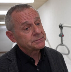 “Intenso”: diretor de hospital suíço relata chegada das vítimas do incêndio e mobilização de colegas para ajudar   