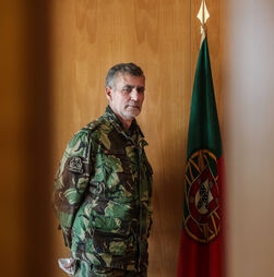 Pareciam concorrentes, mas tinham os mesmos donos. Gouveia e Melo assinou oito destes contratos na Marinha