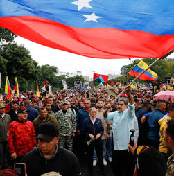 Portugueses na Venezuela temem violência e agravamento da crise humanitária após explosões