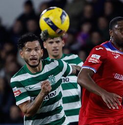 Luís Suárez parte porta de vidro ao pontapé após empate do Sporting