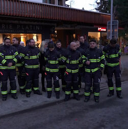 Bombeiros que responderam ao incêndio mortal em discoteca na Suíça prestam homenagem às vítimas 