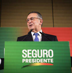 Presidenciais: Seguro promete regresso das presidências abertas e 'mudar o debate público'